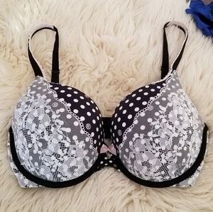 32ddd Vs bra (32f)